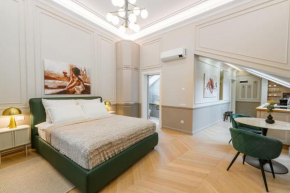 Studio Elegant, Locație Centrală